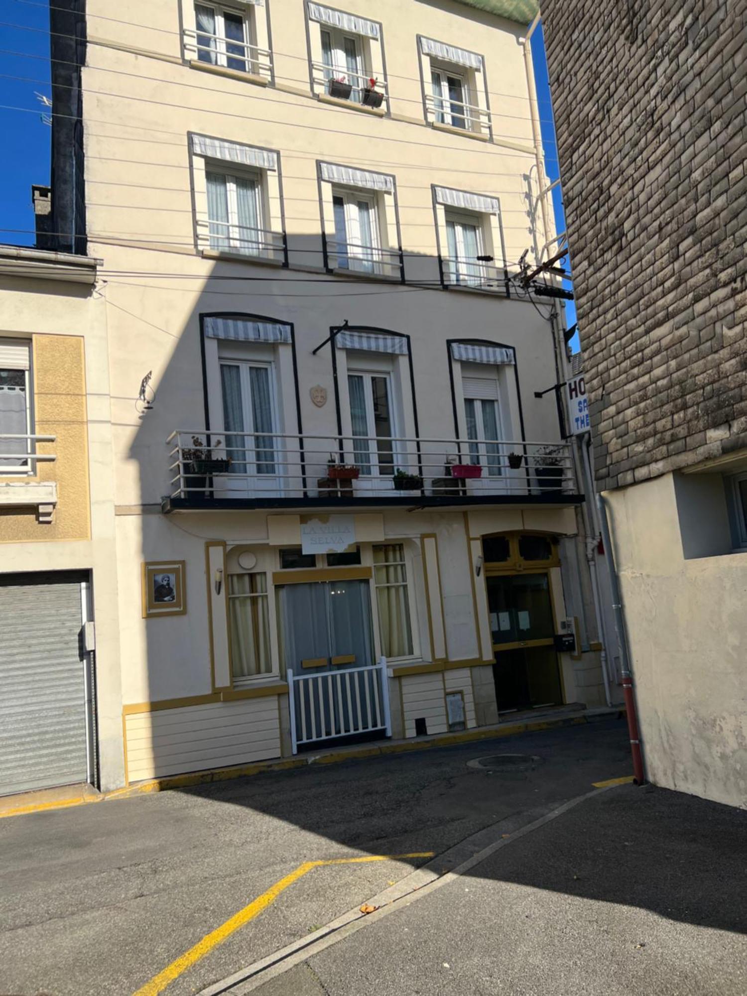 Residence Sainte Therese - La Villa Selva Lourdes Bagian luar foto