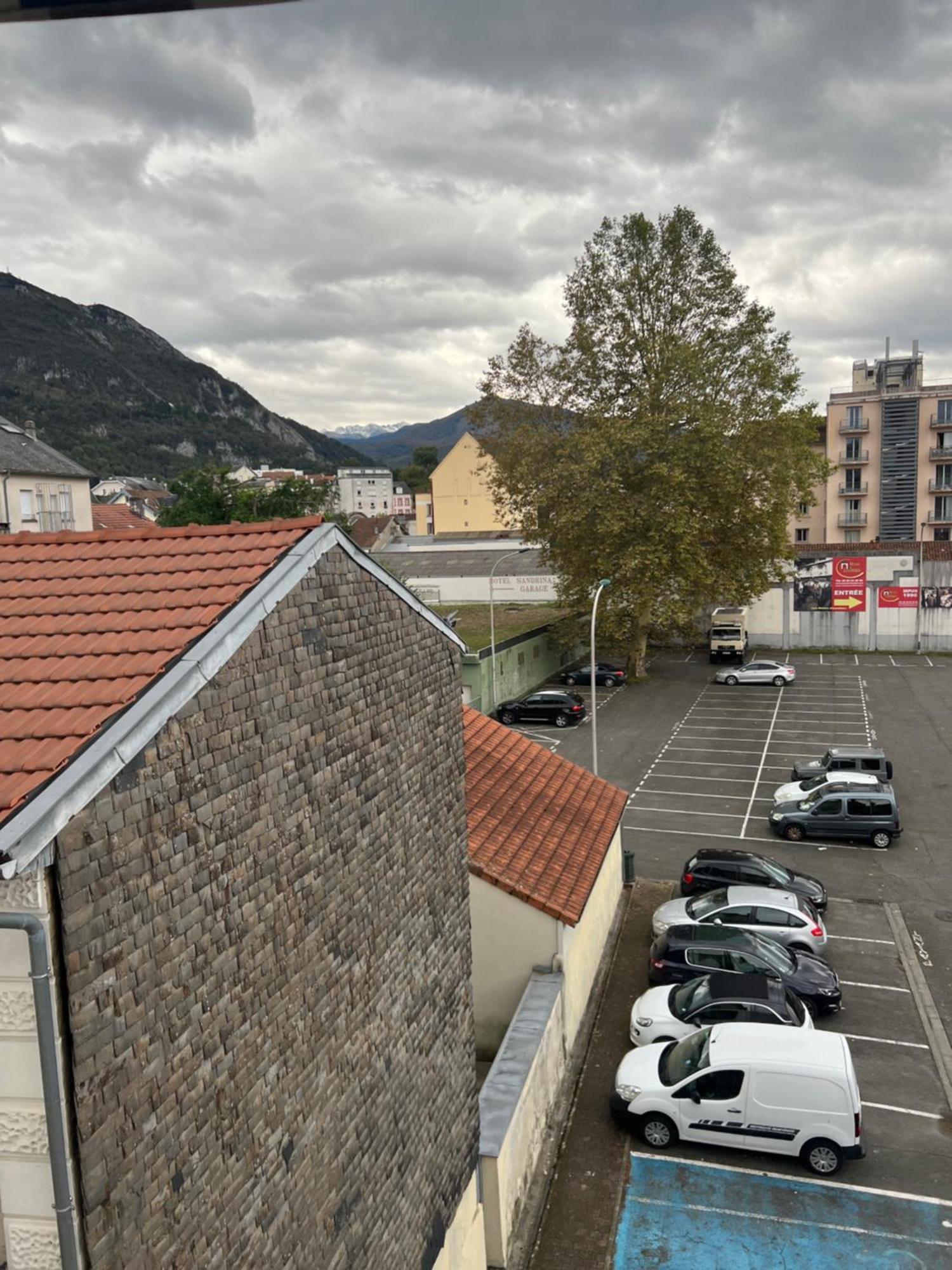 Residence Sainte Therese - La Villa Selva Lourdes Bagian luar foto